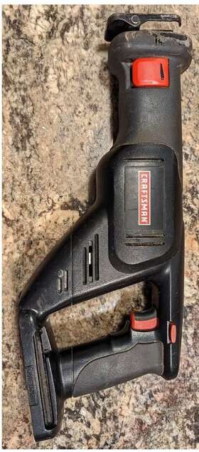 315.115790 Craftsman 19.2 V C3 Cordless Reciprocating Saw Model 315.115790. Tested And Workin