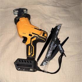 S922e Dalu Reciprocating Saw Yellow Black Li-ion Battery 150mm Blades Set Of 4