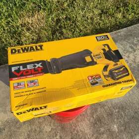 09887 Dewalt Model Dcs389x2 Flex Volt Reciprocating Saw Kit 60