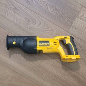 Dc385 Dewalt 852669038401 For Parts Not Working - 18v Type 2 Variable Speed Reciprocating Saw