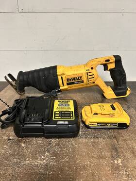 Dc381 Dewalt Variable Speed Reciprocating Saw With 2ah Battery And Charger