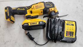 Dcs354 Dewalt 20v Max Cordless Oscillating Multi-tool With 2ah Battery And Charger
