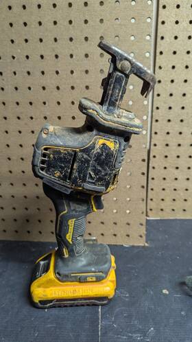 Dss369 Dewalt Atomic 20v Max Cordless Brushless Reciprocating Saw Tool And Battery