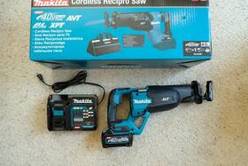 Grj02m1 Makita 088381761604 40v Max Xgt Orbital Avt Recipro Saw Kit