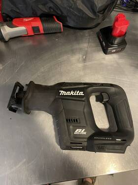 Makita 744110736908 Cordless Reciprocating Saw 18-volt Lithium-ion Variable Speed Brushless
