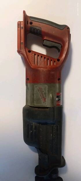 0719-28 Milwaukee M28 Sawzall