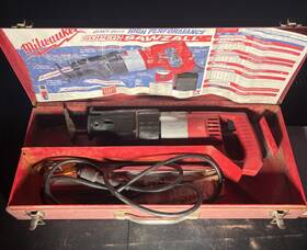 133937-2 Milwaukee 6527 Heavy Duty Sawzall 8 Amp Reciprocating Saw Ee3