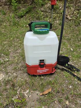 2820-20 Milwaukee Backpack Battery Sprayer M 18 Not Included