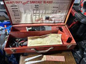 58-12-2250 Milwaukee Vintage Sawzall With Metal Case Blades Wi Does Not Work