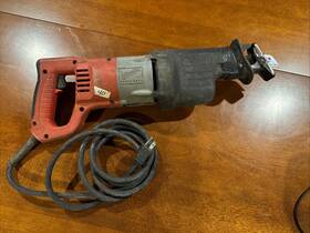 6620-21 Milwaukee 12 Amp Sawzall Corded Works But Needs Brushes
