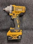 Dewalt DCF894 1/2" Brushless 3-SPEED Impact Wrench Works, Battery Included. Fixed Price $115.00.