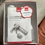 Kuhn Rikon Stainless Steel Cookie Press With All Plates And Tips New Open Box. Fixed Price $24.31.